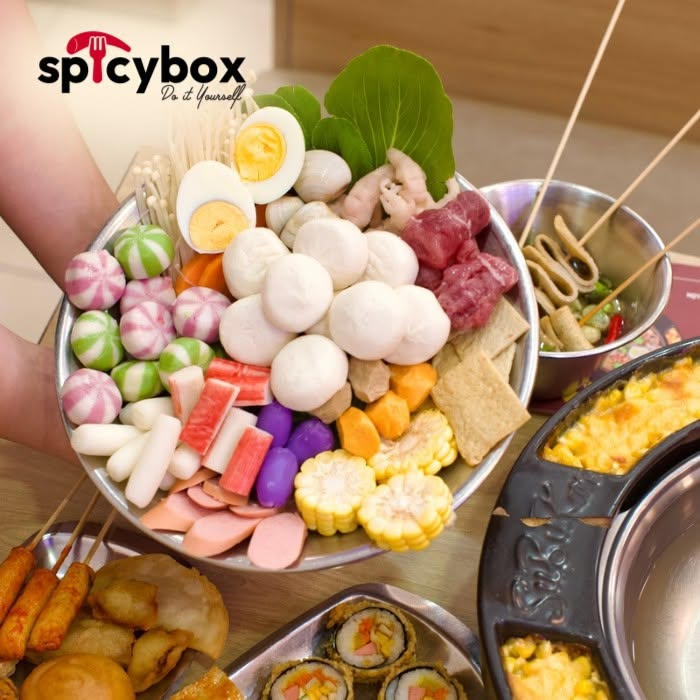 Nguy&ecirc;n liệu thả lẩu tại Spicy Box